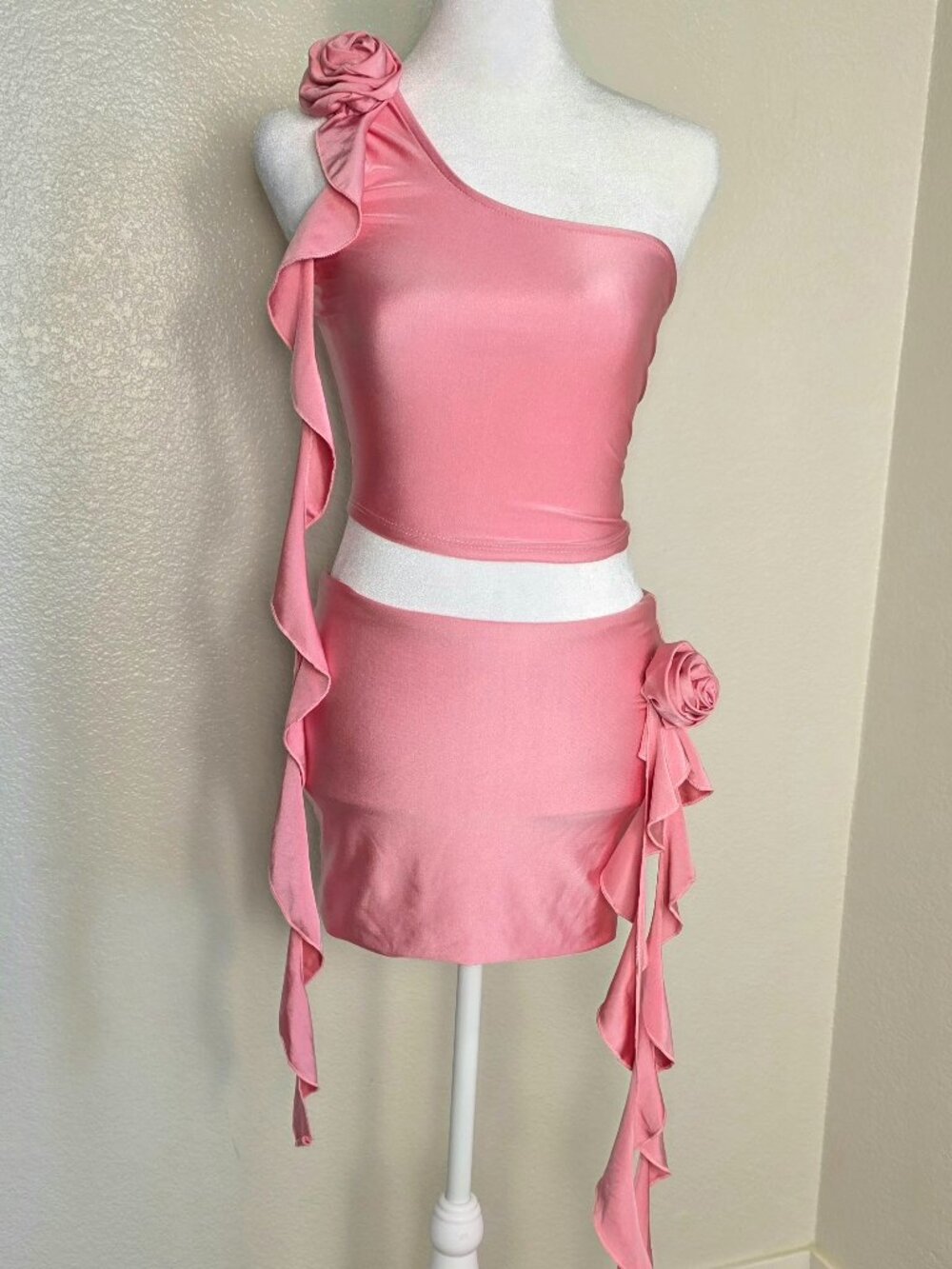 Pink Mini Skirt Set w Rose Decor & Ruffle Off Shoulder/Skirt XS